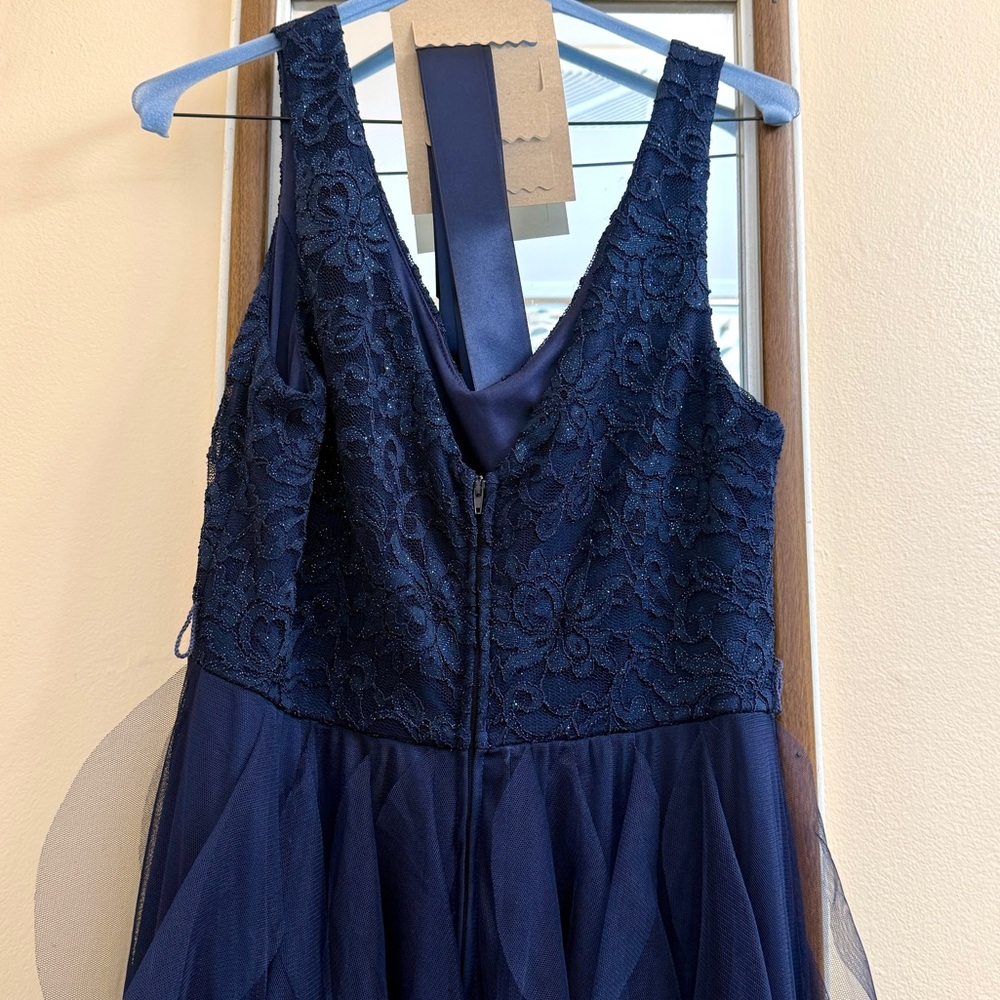 HP 💙 Le Château Navy V-Neck High-Low Dress - Perfect Grad dress 👗🎓 - Picture 4 of 6